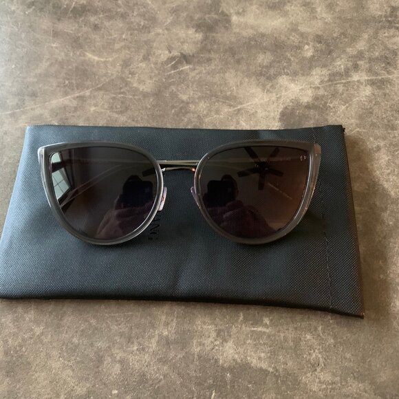 NIB - VERA WANG Cat Eye Sunglasses - Picture 2 of 12